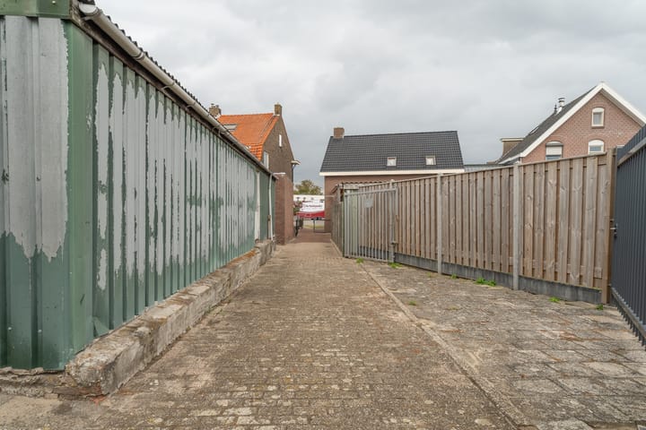 Photo 33 of Kanaalstraat 11