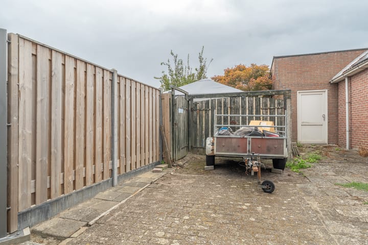 Photo 34 of Kanaalstraat 11