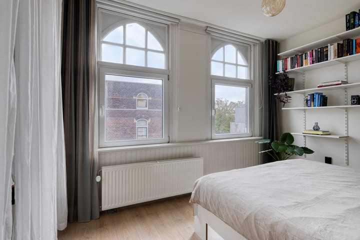 Photo 11 of Burgemeester Meineszlaan 86-B03