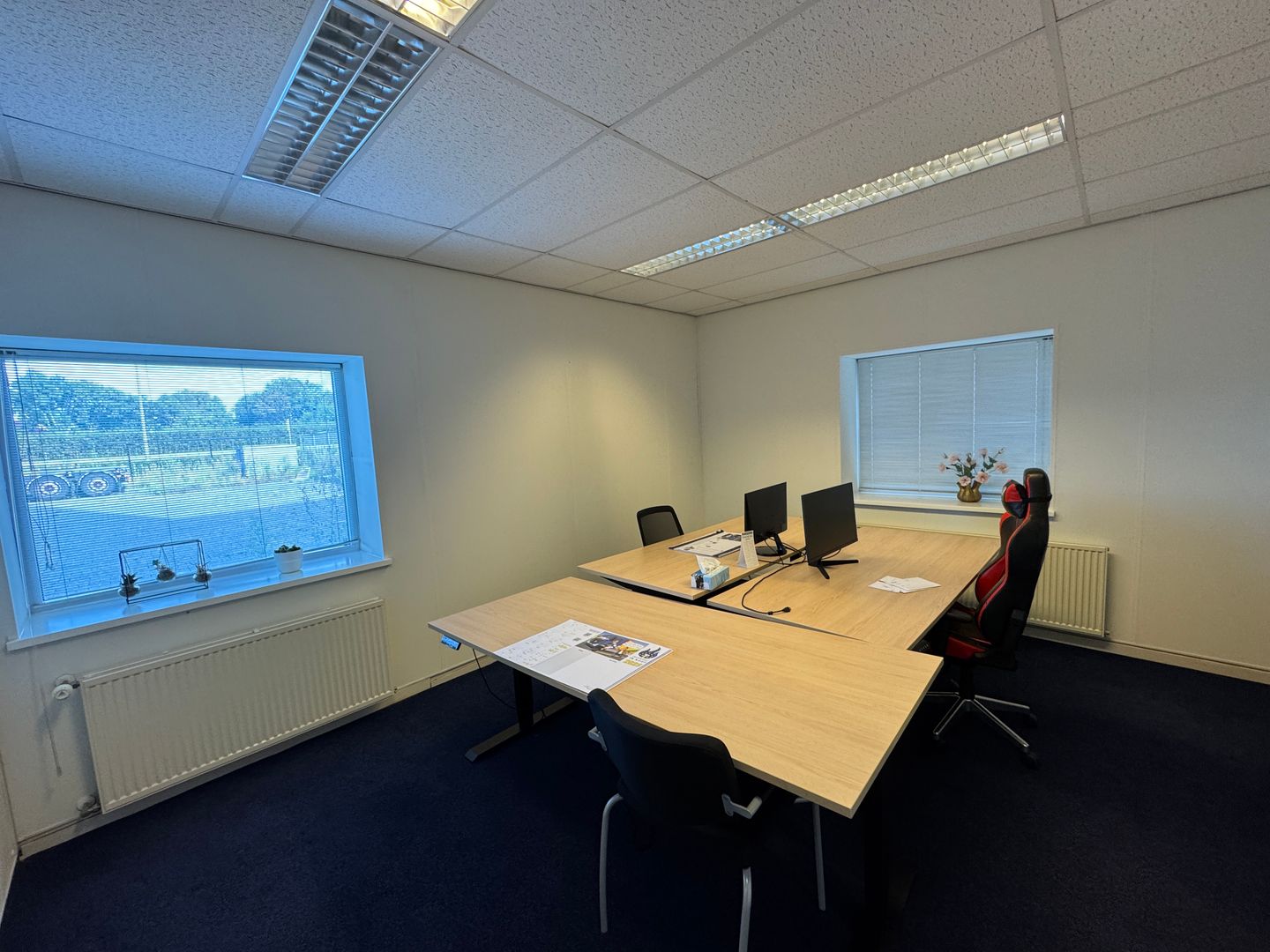 View photo 3 of Vliegveldweg 196