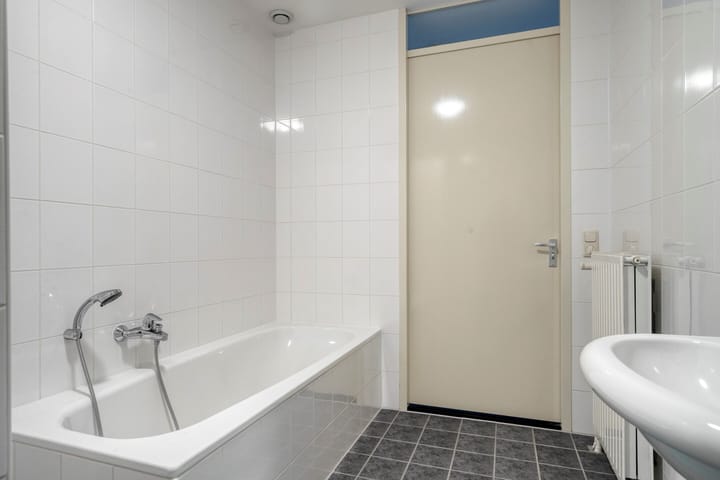 Foto 24 van Newtonplein 17