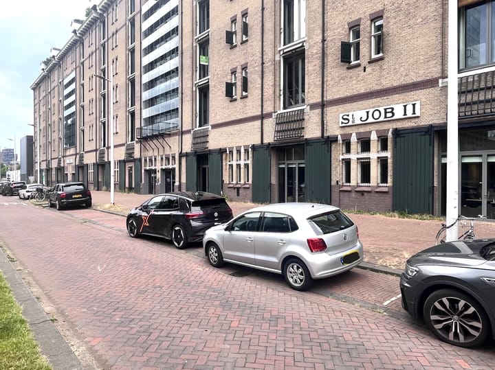 Photo 2 of Lloydstraat 102