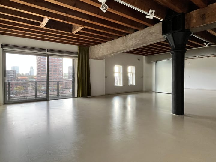 Photo 6 of Lloydstraat 102