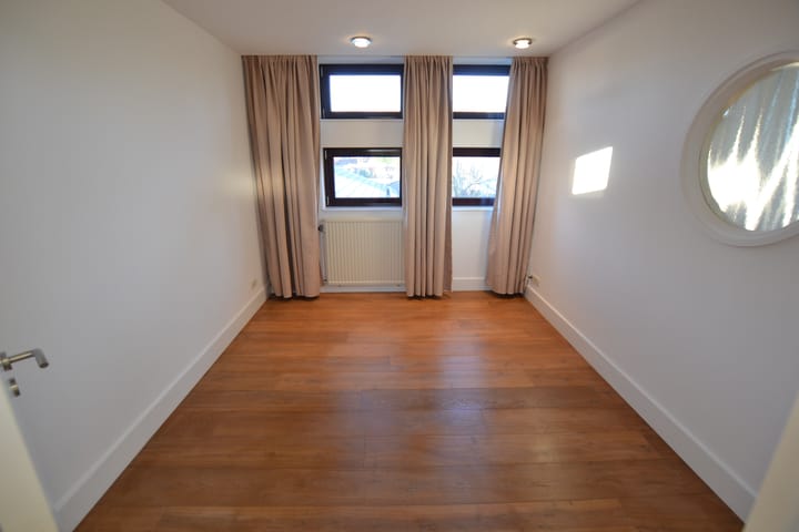 Foto 44 van Unolaan 11