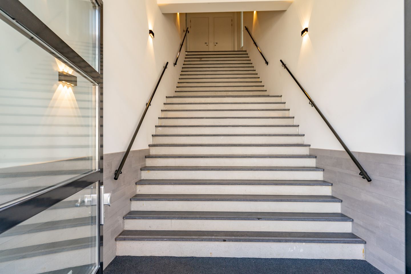 View photo 2 of Generaal Vetterstraat 71-B