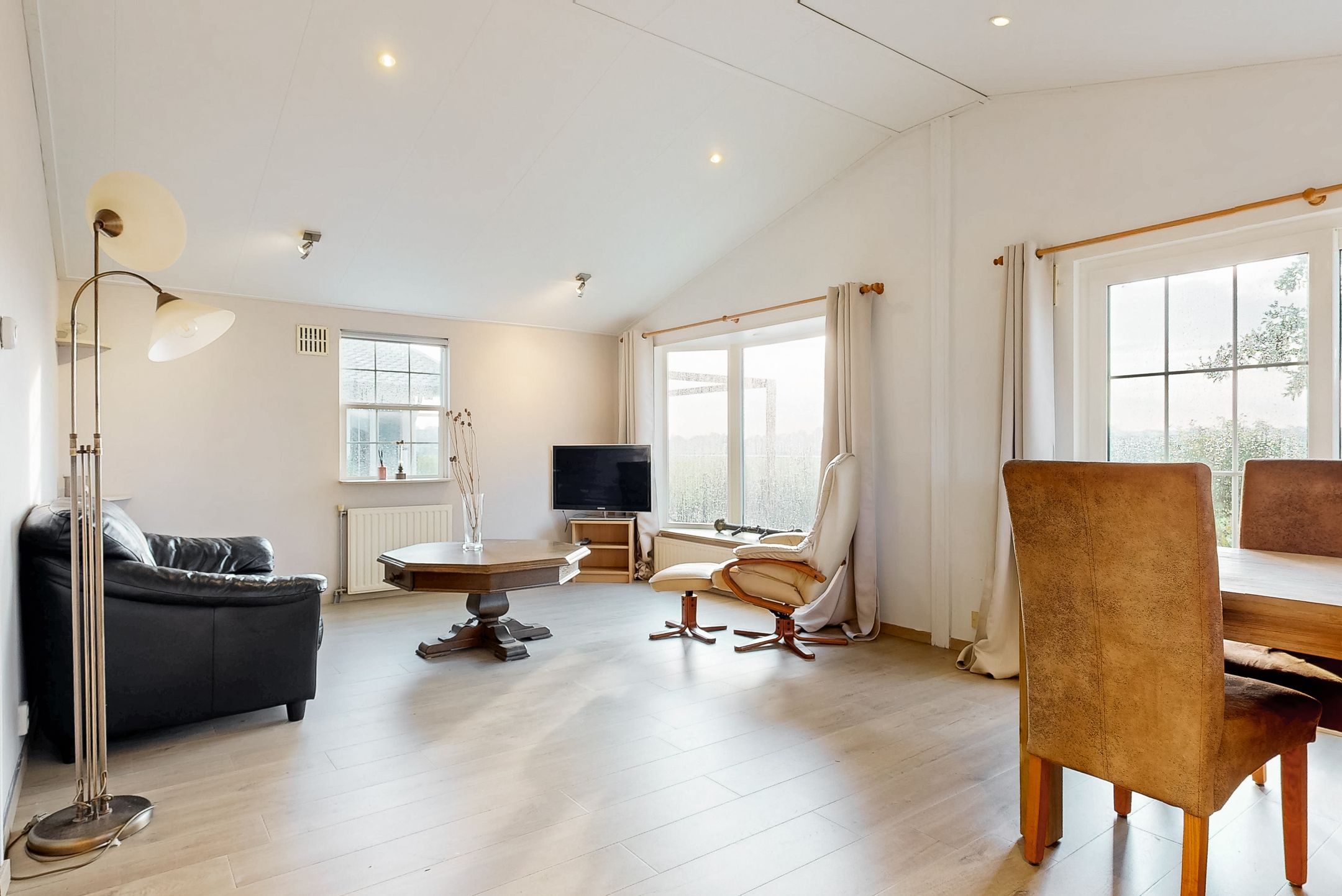 Photo 6 of Oudendijkseweg 21-J