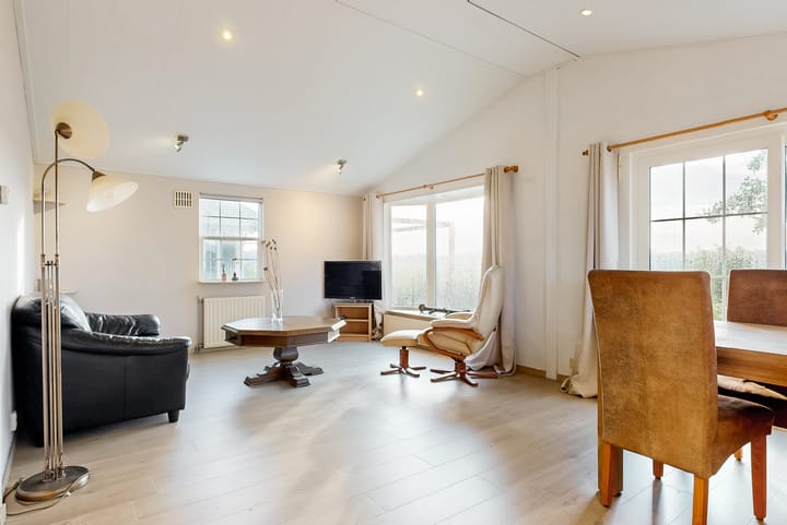 Photo 6 of Oudendijkseweg 21-J