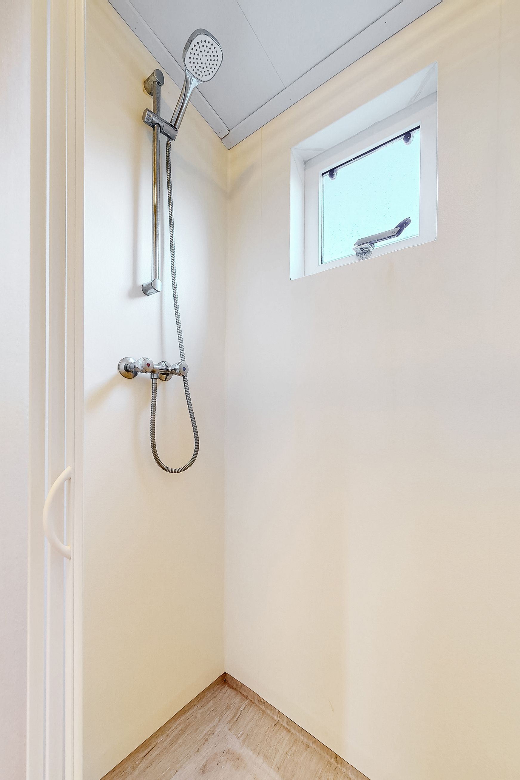 Photo 18 of Oudendijkseweg 21-J