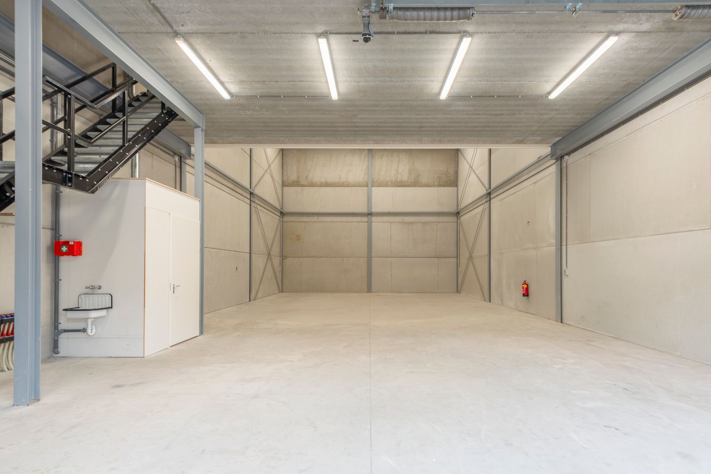 View photo 5 of Koningsbergenweg 12-16