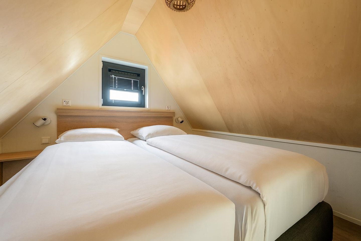 Foto 4 van Zeedijk 24-924