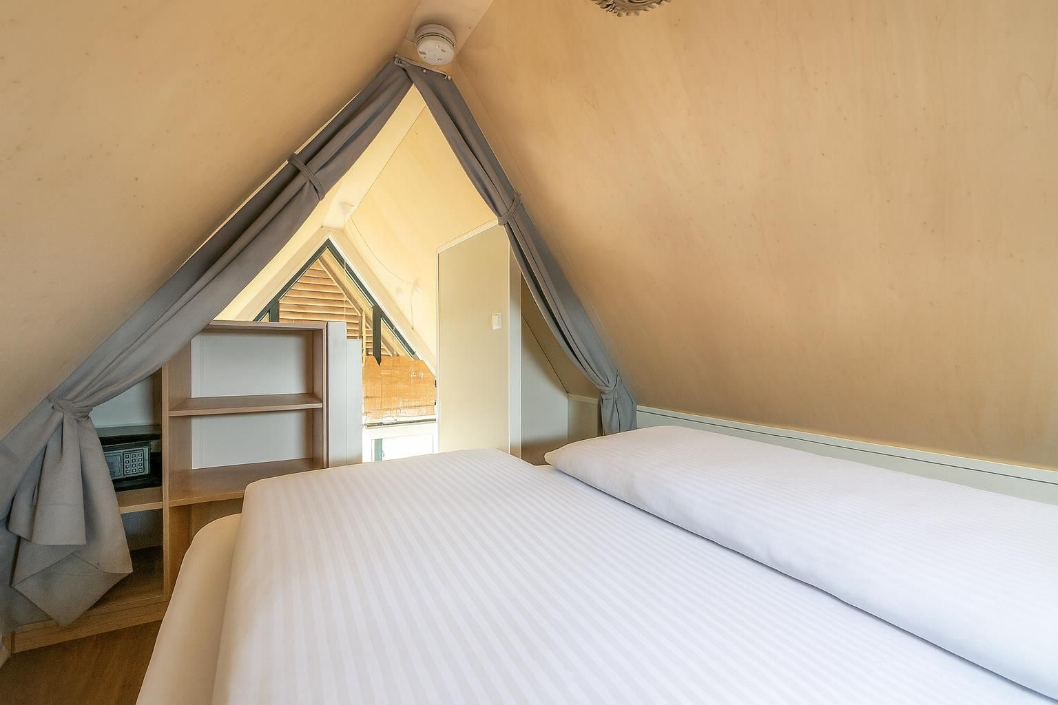 Foto 15 van Zeedijk 24-924