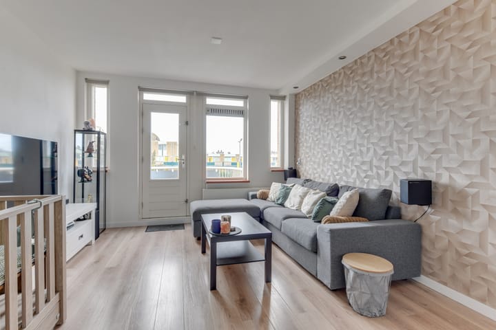 Photo 11 of Amelandstraat 84