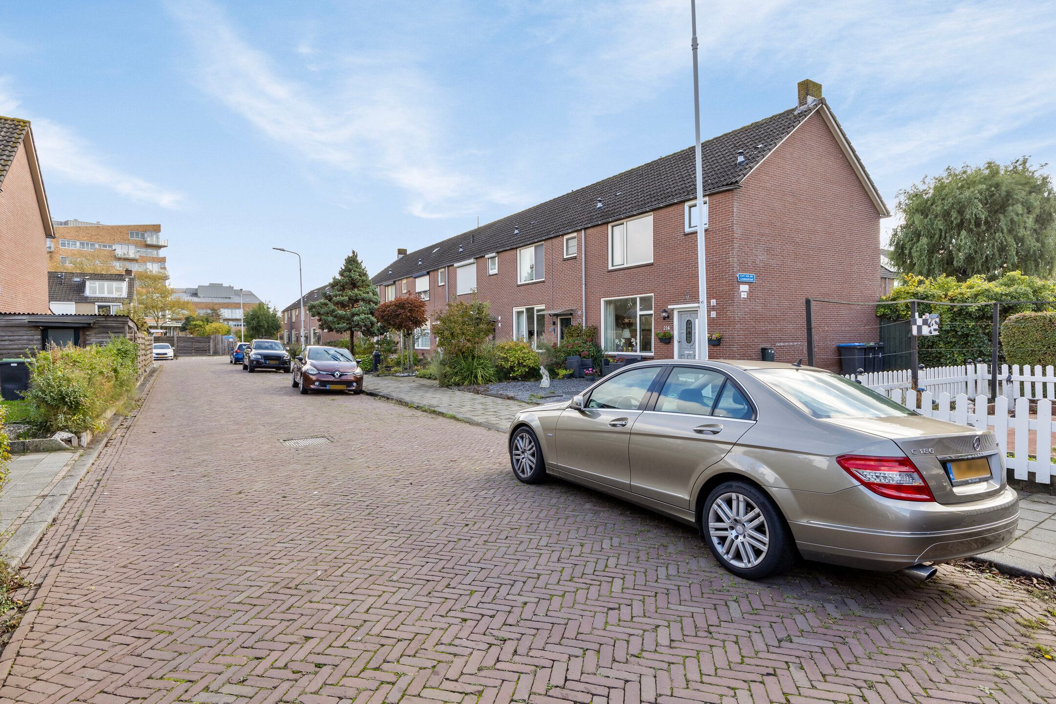 Photo 3 of Cort van der Lindenstraat 214