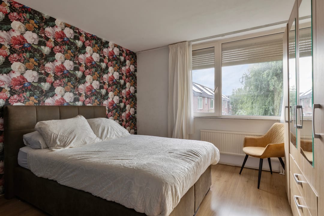 Photo 16 of Cort van der Lindenstraat 214