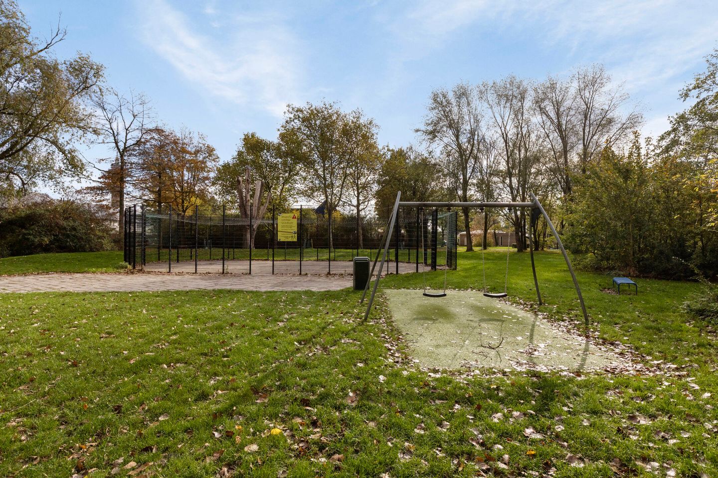 Photo 35 of Cort van der Lindenstraat 214