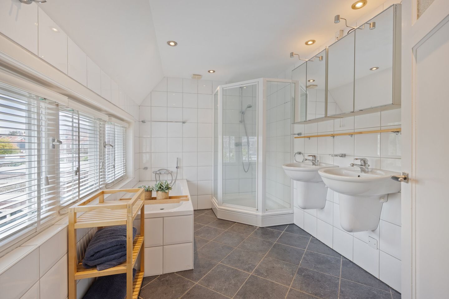 Photo 20 of Bisschop Sonniusstraat 19