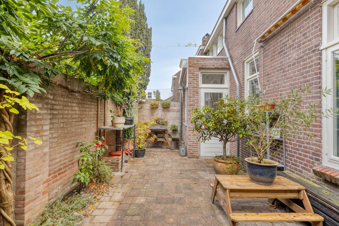 Photo 26 of Bisschop Sonniusstraat 19