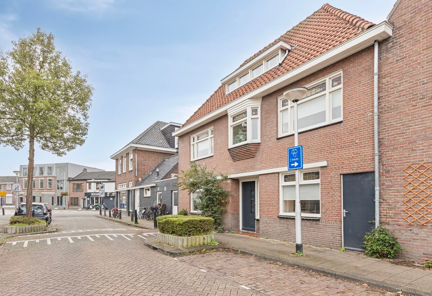 Photo 29 of Bisschop Sonniusstraat 19