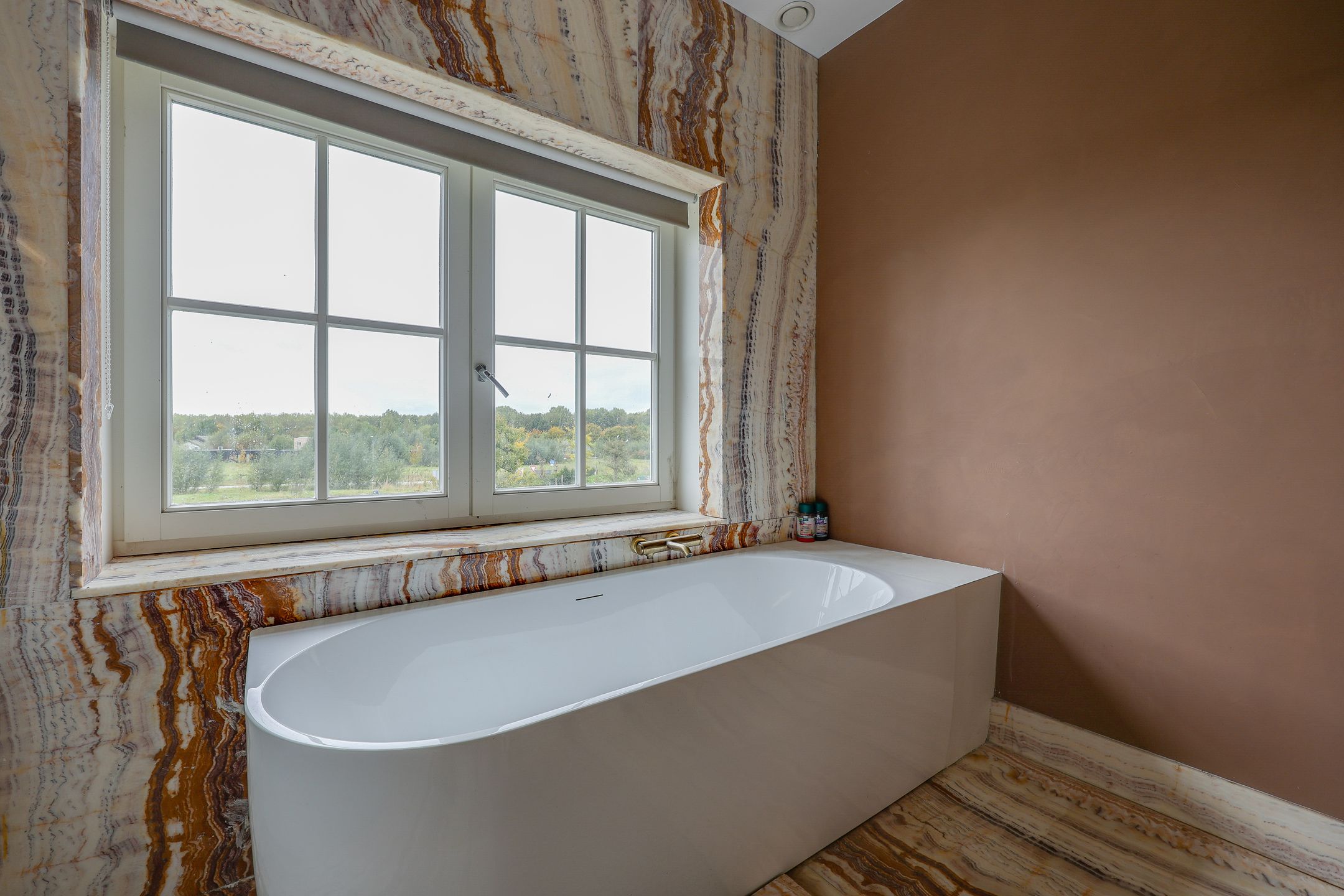 Foto 24 van Warmoesstraat 15