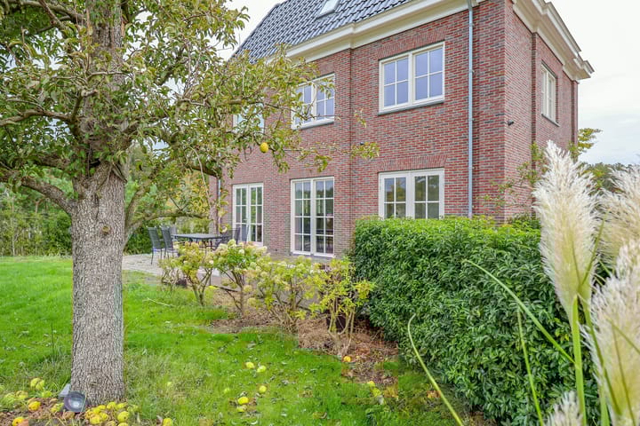 Photo 32 of Warmoesstraat 15