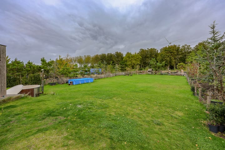 Photo 33 of Warmoesstraat 15