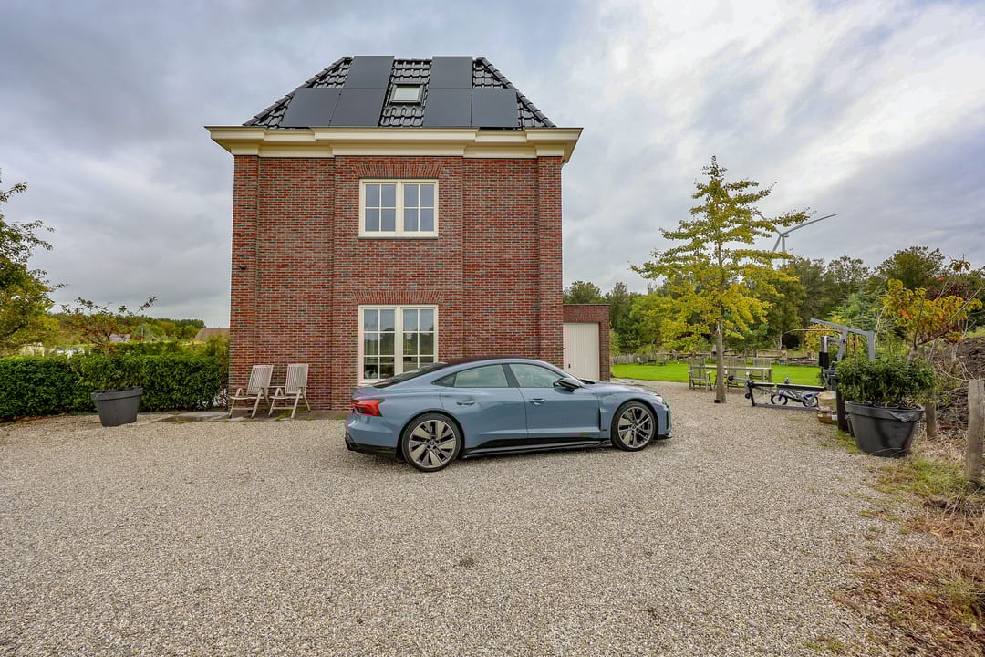 Foto 38 van Warmoesstraat 15