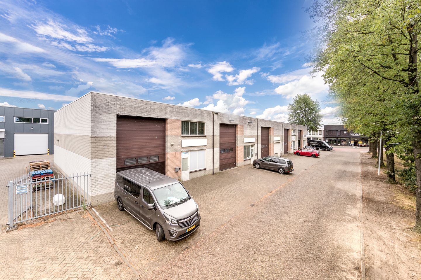 View photo 1 of Ambachtsweg 8