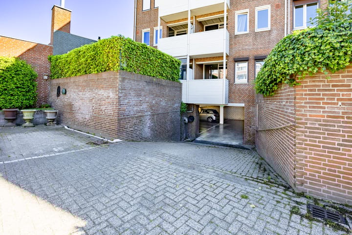 Photo 24 of Patersstraat 46