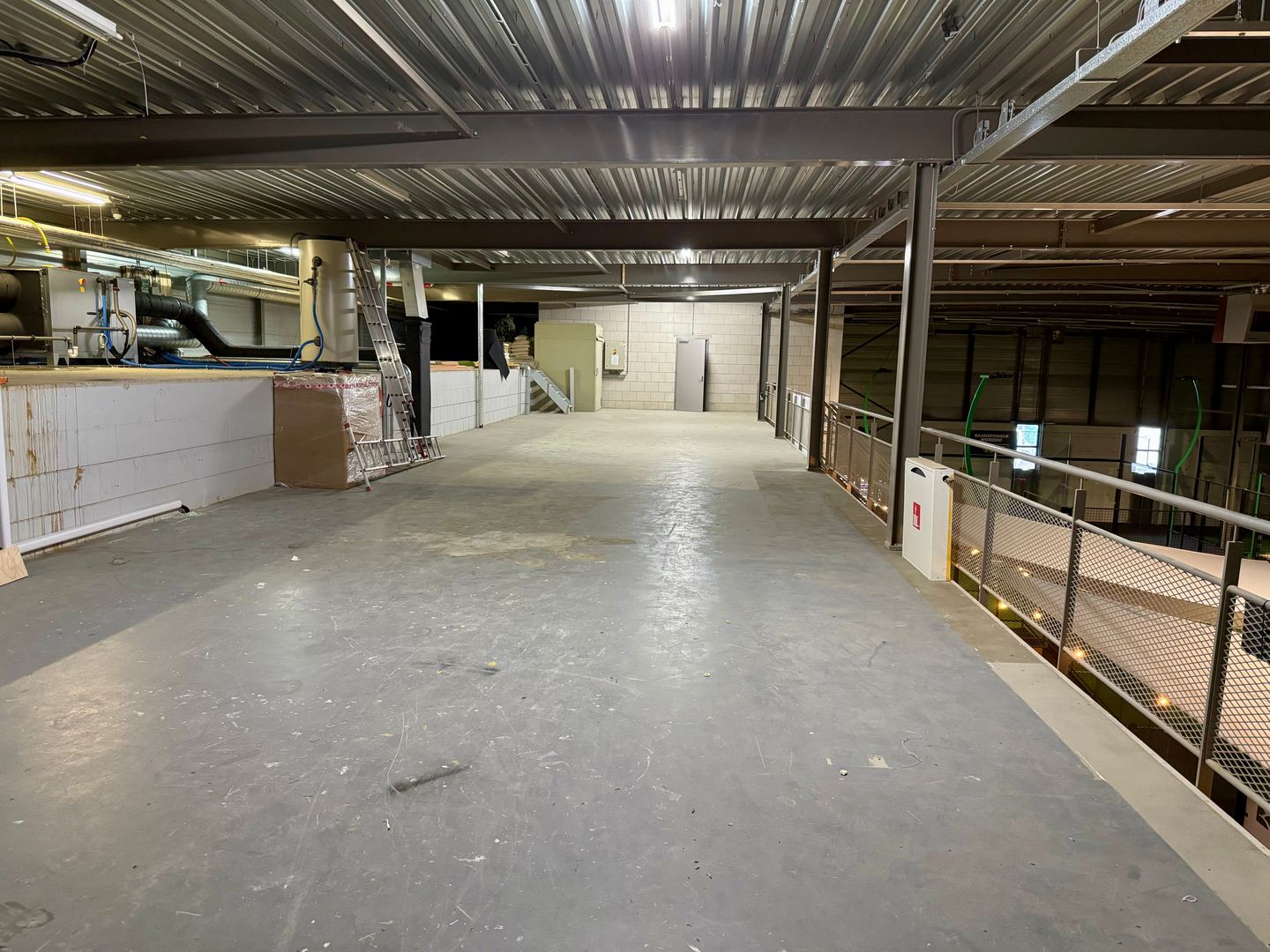 Bekijk foto 3 van Bezembinder 2