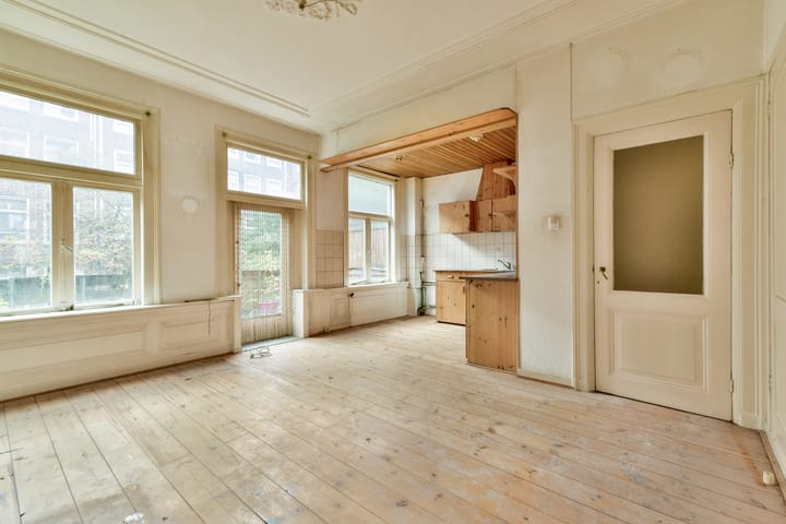 Photo 9 of Wijttenbachstraat 56-O