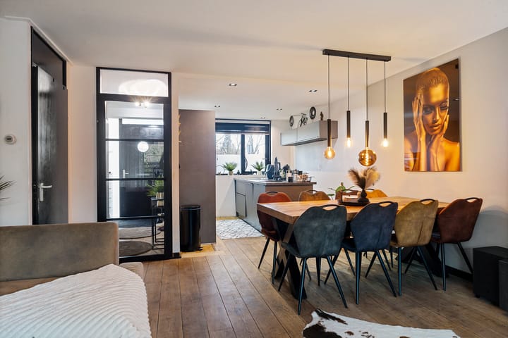 Photo 2 of De Weer 1-C