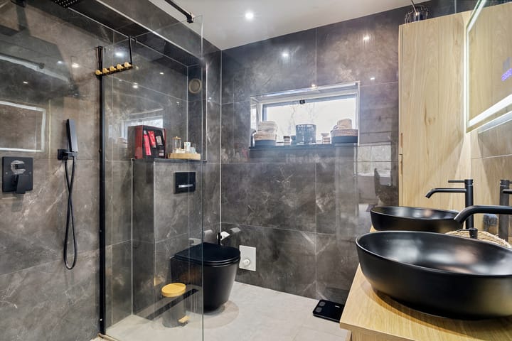 Photo 20 of De Weer 1-C