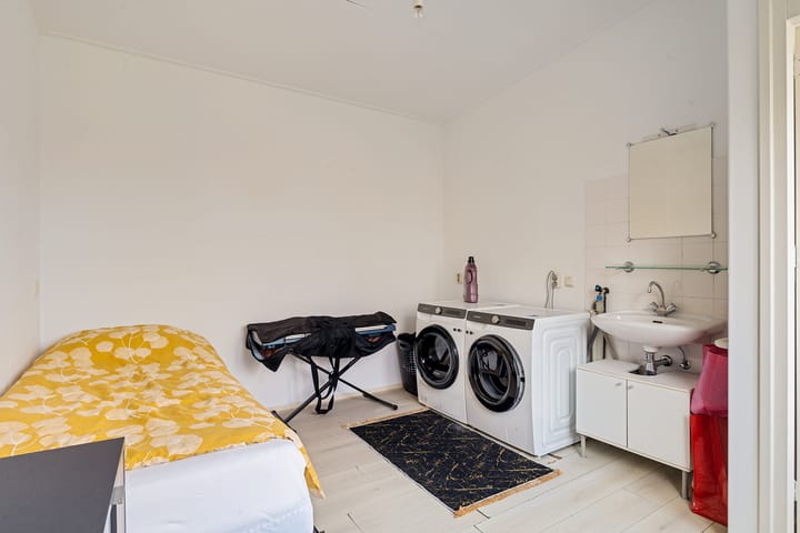 Photo 30 of De Weer 1-C