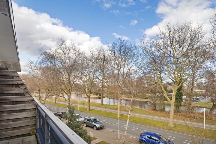 Photo 33 of De Weer 1-C