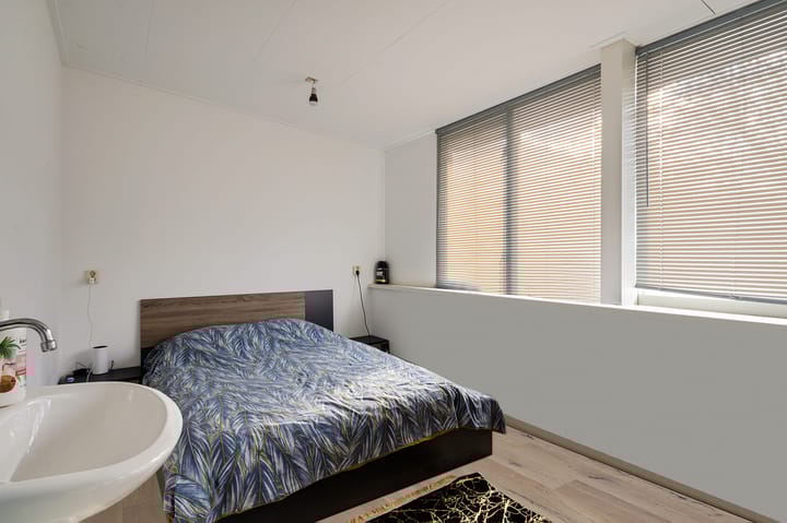 Photo 28 of De Weer 1-C