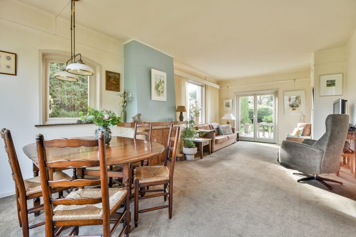 Photo 11 of Julianaweg 8