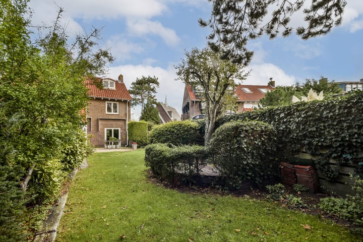 Photo 20 of Julianaweg 8