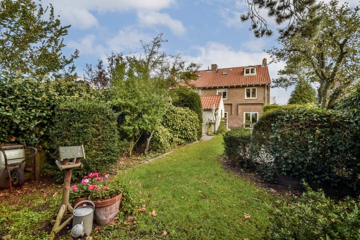 Photo 19 of Julianaweg 8