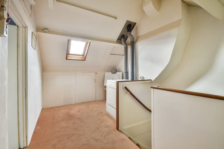 Photo 38 of Julianaweg 8