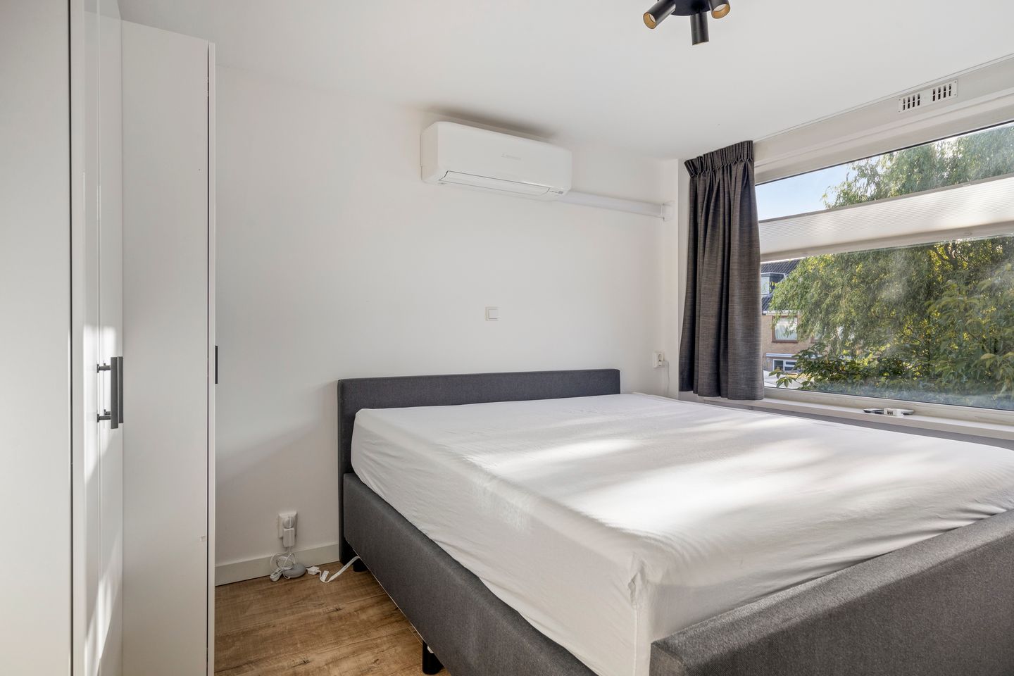 Foto 25 van Jan Luykenstraat 8