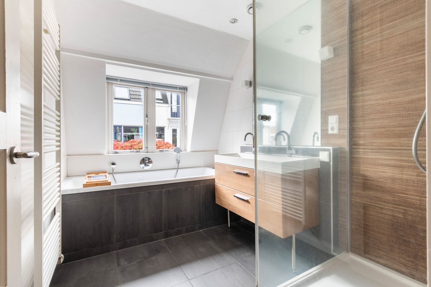 Photo 35 of Gildstraat 129