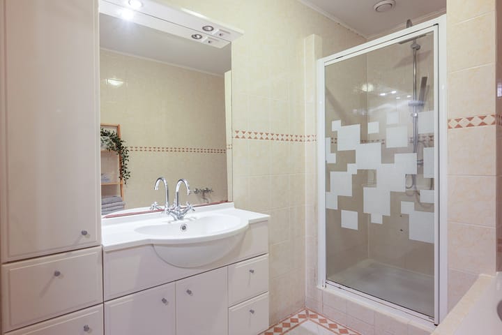 Photo 15 of St. Anthoniusstraat 1-04