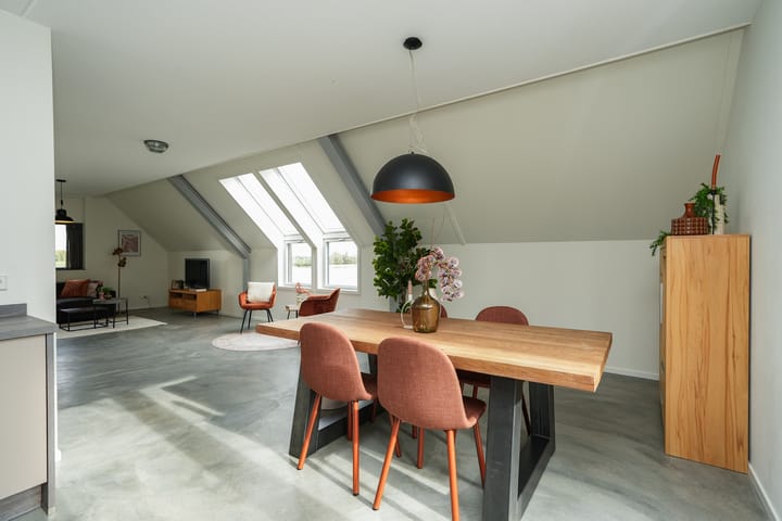 Foto 42 van Dijk 8-A