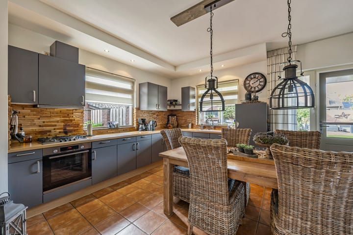 Foto 12 van Grotestraat 1