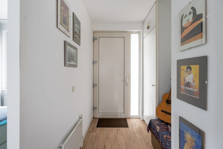 Photo 9 of Avenue Carré 202