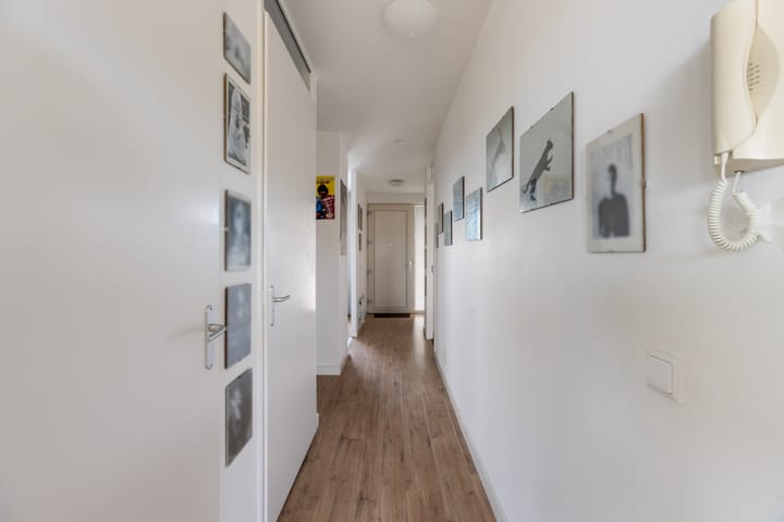 Photo 20 of Avenue Carré 202