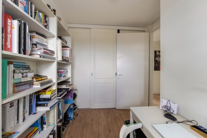 Photo 27 of Avenue Carré 202