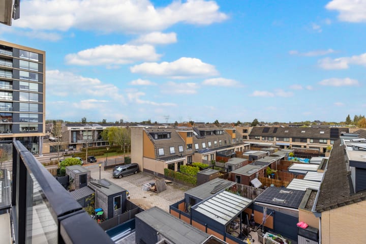 Photo 32 of Avenue Carré 202