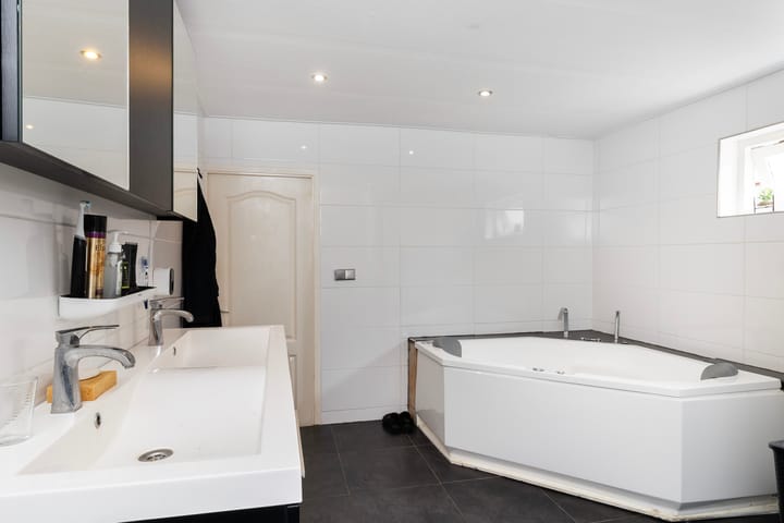 Photo 4 of Sportterreinstraat 45