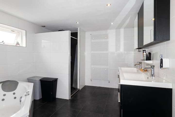 Photo 23 of Sportterreinstraat 45